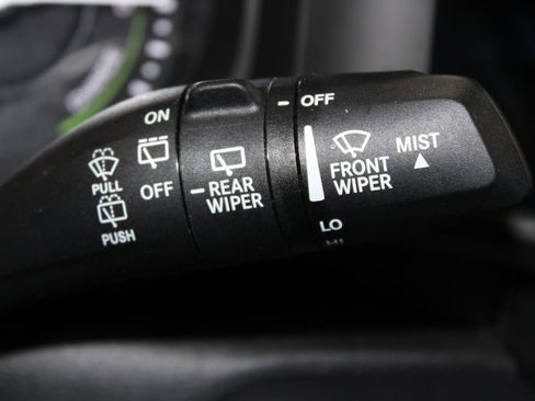 Used 2025 Jeep Wrangler Unlimited Sahara image 24