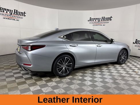 Used 2023 Lexus ES 350 w/ Premium Package image 5