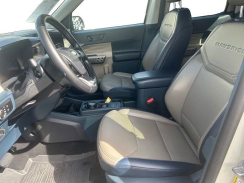 Used 2025 Ford Maverick Lariat w/ 4K Tow Package image 10