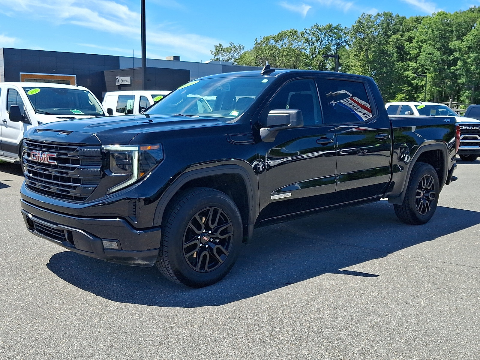 Certified 2024 GMC Sierra 1500 Elevation AWD/4WD image 3