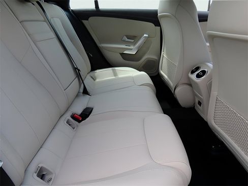 New 2025 Mercedes-Benz CLA 250 4MATIC image 25