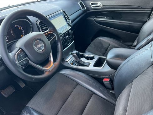 Used 2021 Jeep Grand Cherokee Laredo X image 10