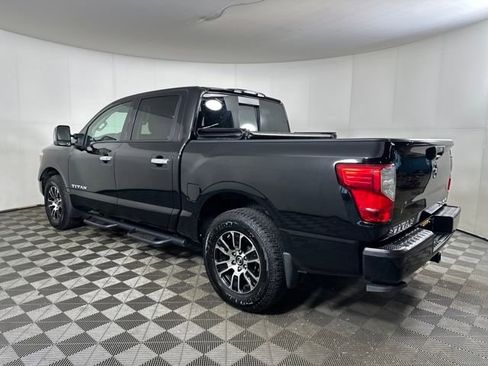 Used 2021 Nissan Titan SV w/ SV Convenience Package image 5