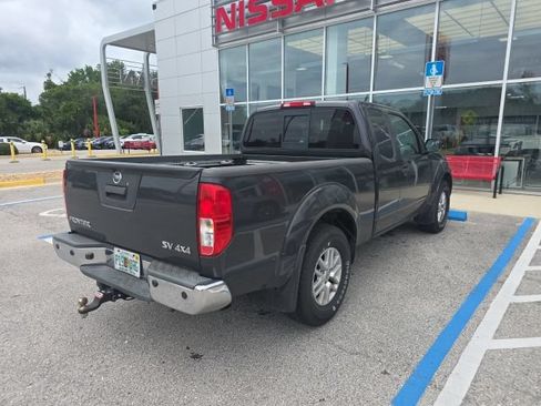 Used 2015 Nissan Frontier SV w/ SV Value Truck Package AWD/4WD image 4
