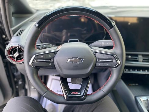 Used 2025 Chevrolet Equinox EV RS image 28