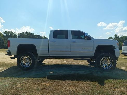 Used 2015 GMC Sierra 2500 Denali w/ Duramax Plus Package image 2