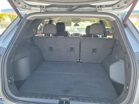 Used 2024 Chevrolet Equinox LT AWD/4WD image 7