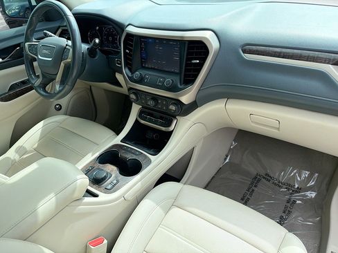 Used 2021 GMC Acadia Denali w/ Denali Technology Package FWD image 14