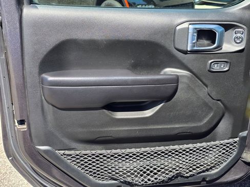 Used 2021 Jeep Gladiator Sport image 46