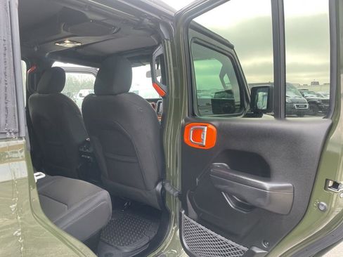 Used 2023 Jeep Gladiator Sport image 41