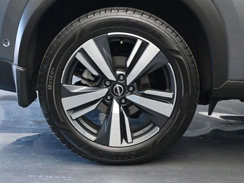 Used 2023 Nissan Rogue SL w/ SL Premium Package image 9