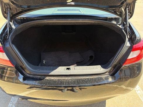 Used 2011 INFINITI M37 w/ Premium Pkg RWD image 29