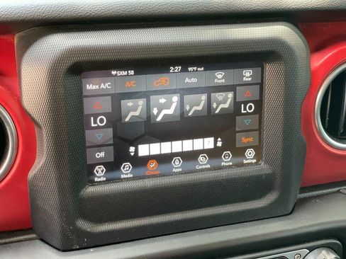 Used 2021 Jeep Wrangler Unlimited Rubicon image 35