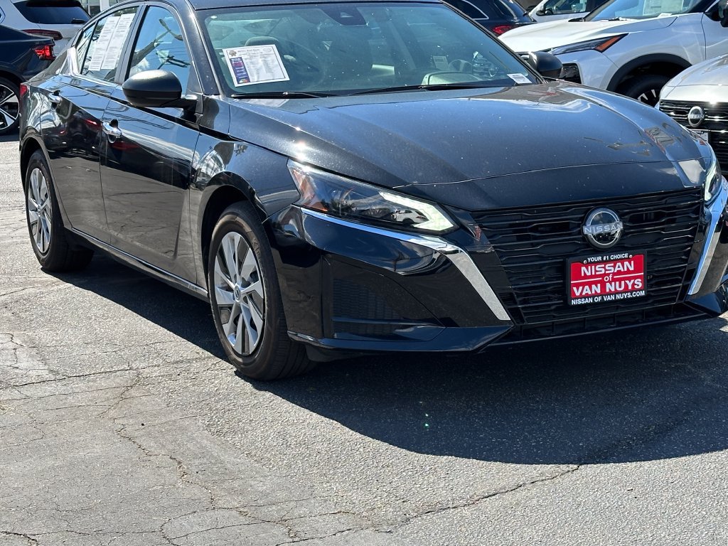 Used 2025 Nissan Altima 2.5 S FWD image 11