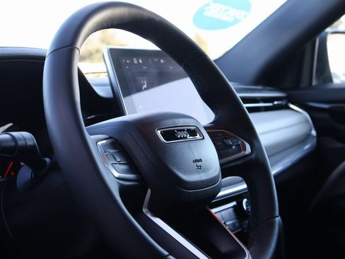 Used 2023 Jeep Compass Limited image 25