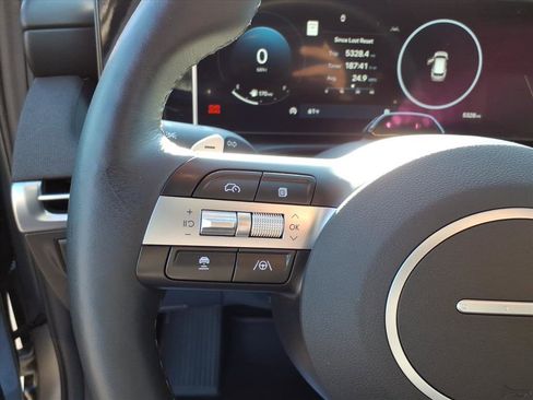 Used 2025 Hyundai Tucson Limited image 16