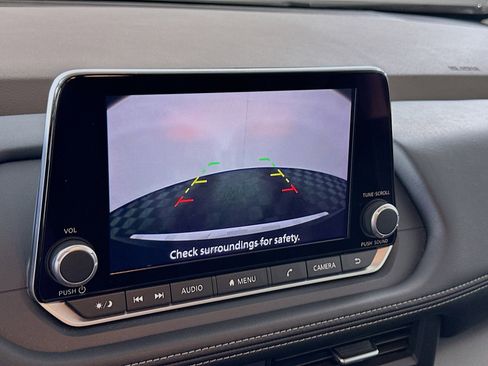 Used 2023 Nissan Rogue SV image 21