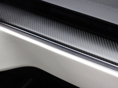 Used 2022 Tesla Model S Plaid image 11