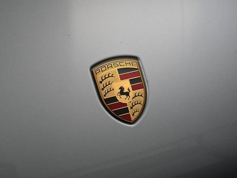 Certified 2025 Porsche Macan AWD/4WD image 13