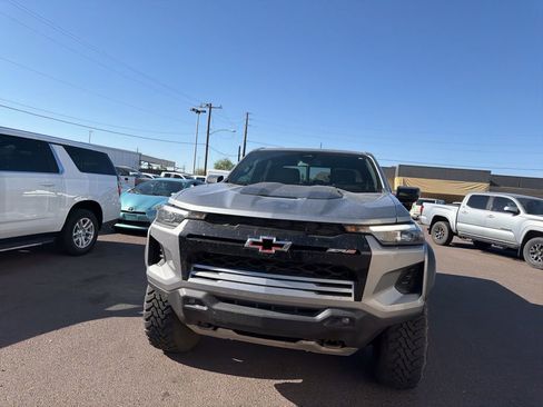 Used 2023 Chevrolet Colorado ZR2 w/ ZR2 Convenience Package III image 5