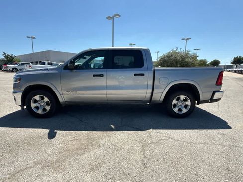 Used 2025 RAM 1500 Big Horn AWD/4WD image 2