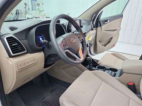 Used 2019 Hyundai Tucson Sport image 18