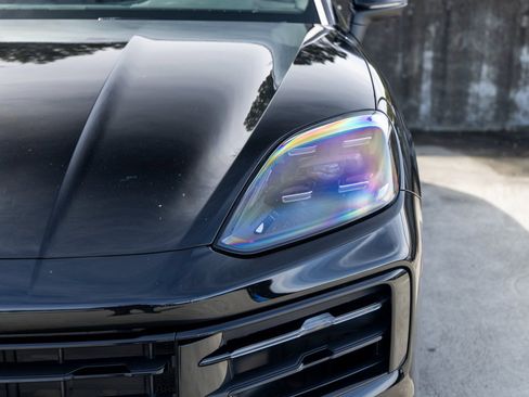 Certified 2025 Porsche Cayenne image 16