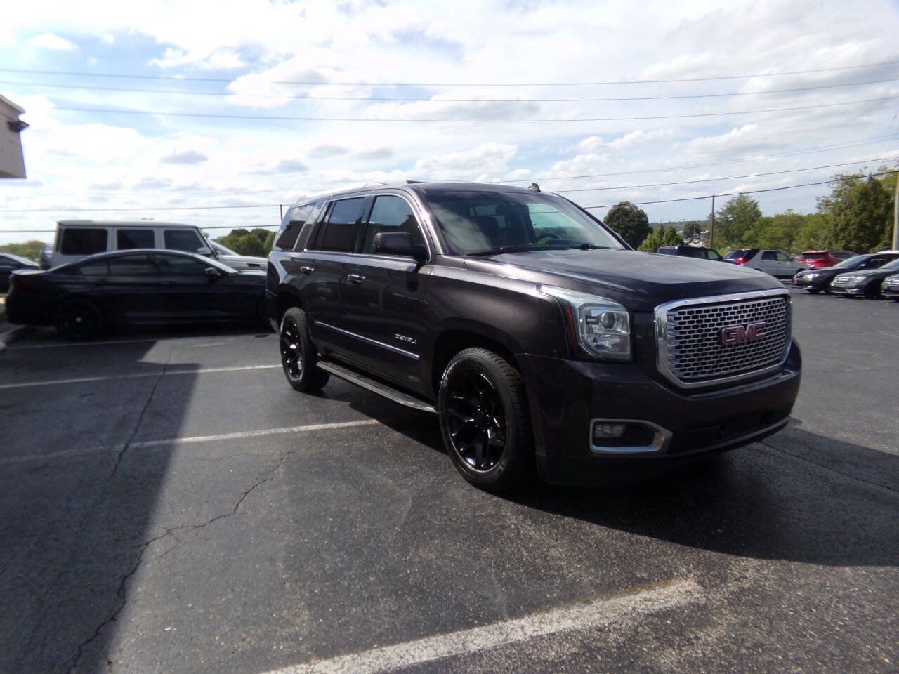 Used 2015 GMC Yukon Denali w/ Touring Package AWD/4WD image 4