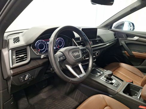 Used 2020 Audi Q5 2.0T Premium Plus w/ Premium Plus Package image 2