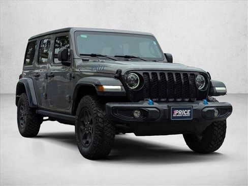 Used 2023 Jeep Wrangler Unlimited w/ Cold Weather Group AWD/4WD image 3