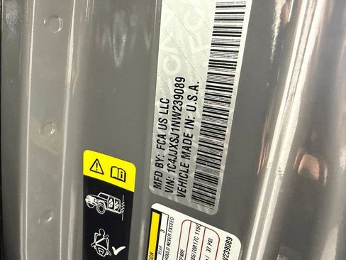Used 2022 Jeep Wrangler Unlimited Rubicon w/ Trailer Tow Package AWD/4WD image 39