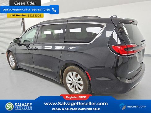 Used 2022 Chrysler Pacifica Touring-L FWD image 3
