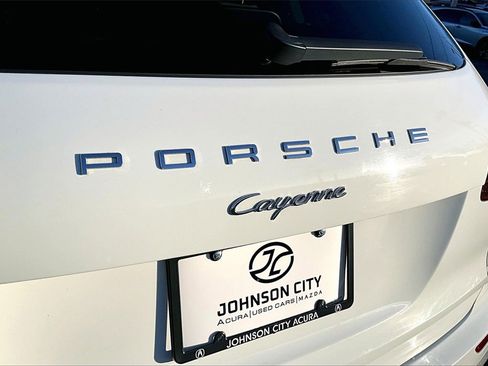 Used 2016 Porsche Cayenne image 8