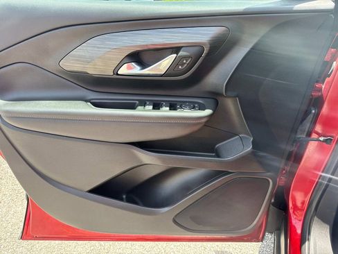 Used 2022 GMC Terrain SLE w/ Driver Convenience Package image 16