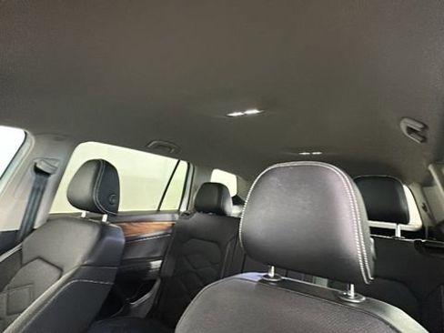 Used 2024 Volkswagen Atlas SE AWD/4WD image 13