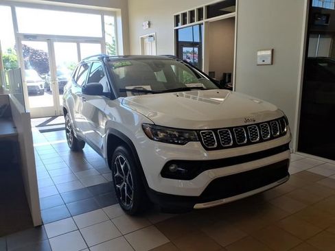 Used 2026 Jeep Compass Limited w/ Sun, Sound & Navigation Group AWD/4WD image 4