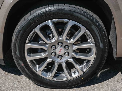 Used 2022 GMC Acadia Denali w/ Denali Ultimate Package image 10