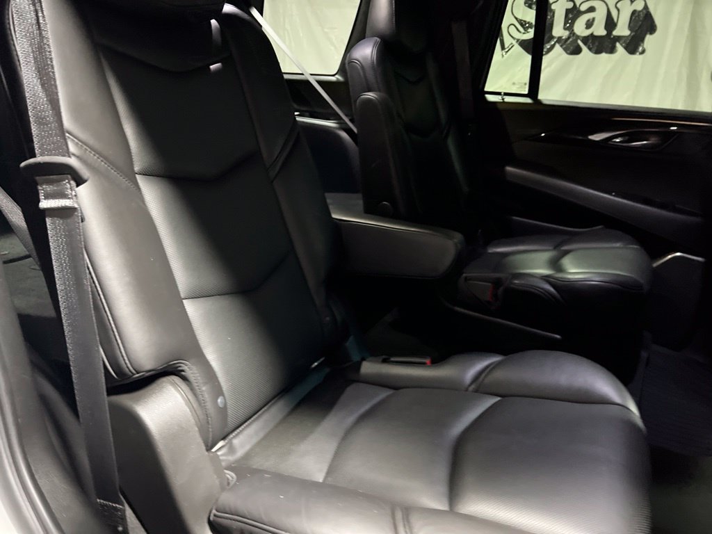 Used 2019 Cadillac Escalade Platinum AWD/4WD image 13