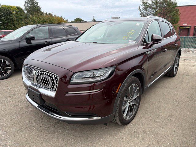 Used 2023 Lincoln Nautilus Reserve AWD/4WD image 3