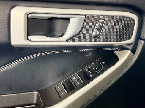 Used 2022 Ford Explorer XLT w/ Equipment Group 202A image 16