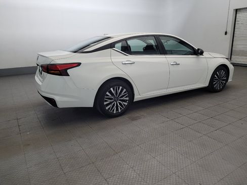 Used 2025 Nissan Altima 2.5 SV FWD image 10