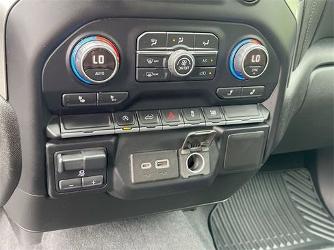 Certified 2019 Chevrolet Silverado 1500 LT w/ All-Star Edition image 17