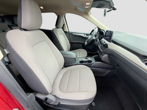Used 2020 Ford Escape SE image 15