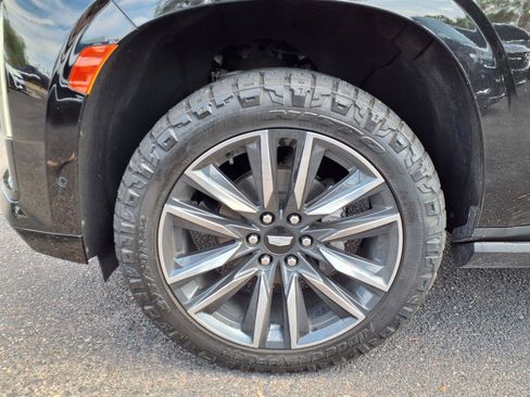 Used 2021 Cadillac Escalade ESV Sport w/ Driver Assist Tech Package AWD/4WD image 10