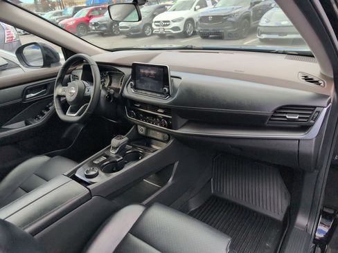 Used 2023 Nissan Rogue SV w/ SV Premium B Package image 34