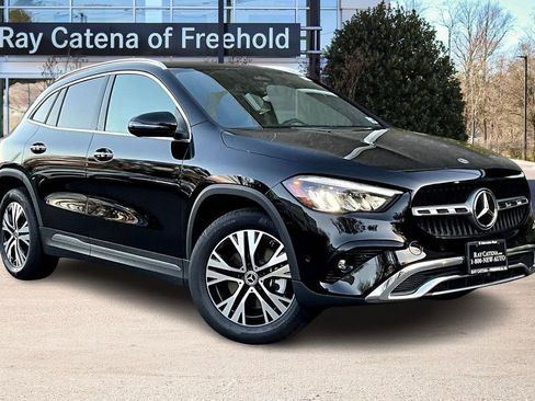 Used 2025 Mercedes-Benz GLA 250 4MATIC image 11