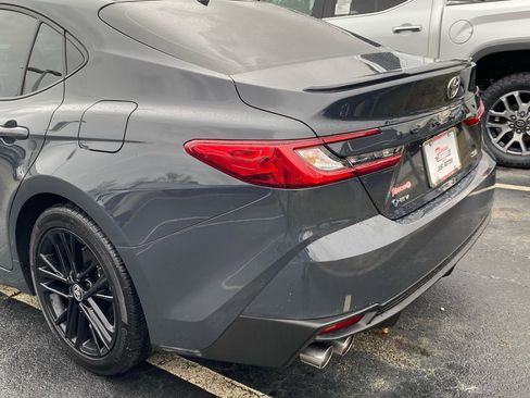 Used 2025 Toyota Camry SE image 9