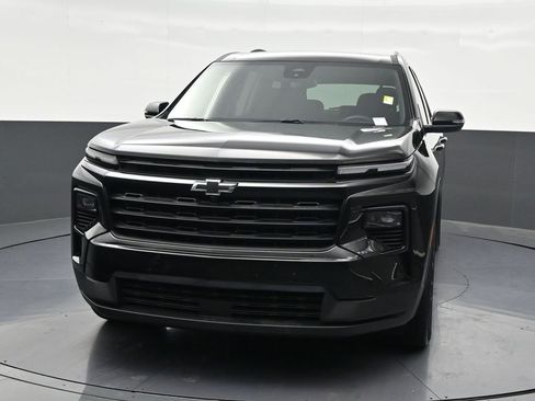 Used 2023 Chevrolet Traverse LT FWD image 9