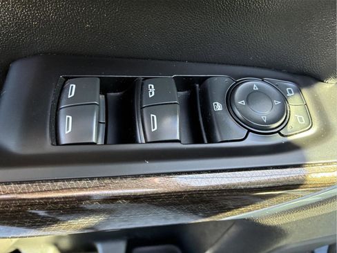 Used 2019 Chevrolet Silverado 1500 RST AWD/4WD image 18