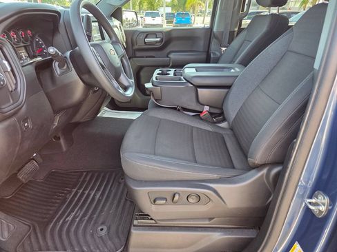 Used 2024 Chevrolet Silverado 1500 Custom w/ Turbomax Blackout Package RWD image 5